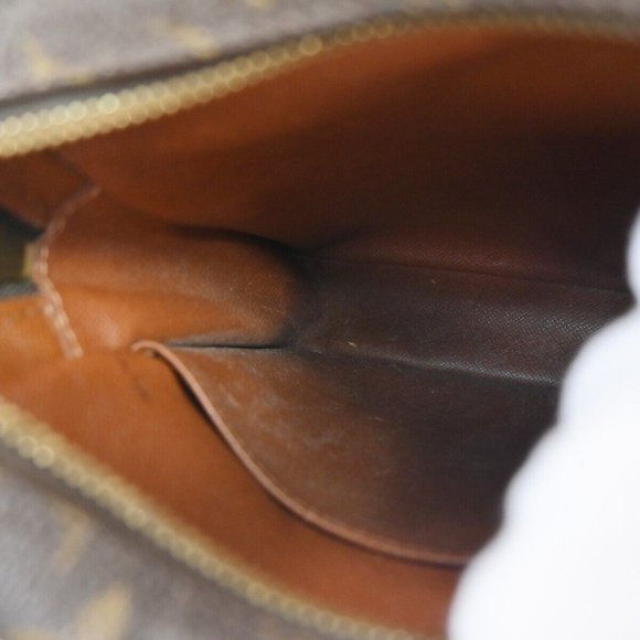 LOUIS VUITTON Amazon Crossbody Shoulder Bag Monogram Leather - Picture 2 of 16